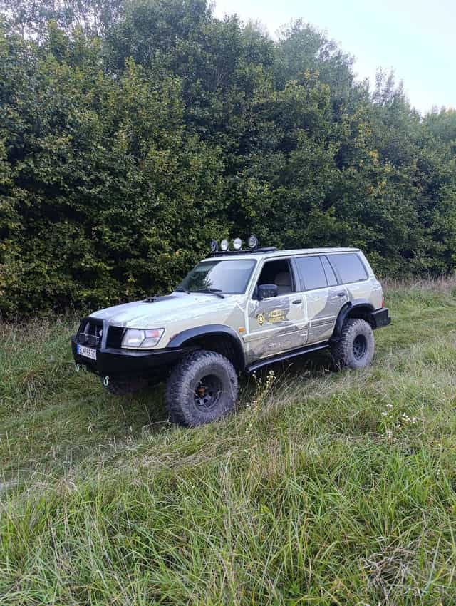 Predám Nissan patrol y61