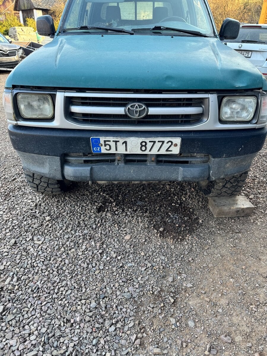 Toyota hilux 2.4td 66 kw