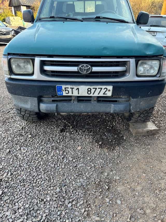 Toyota hilux 2.4td 66 kw