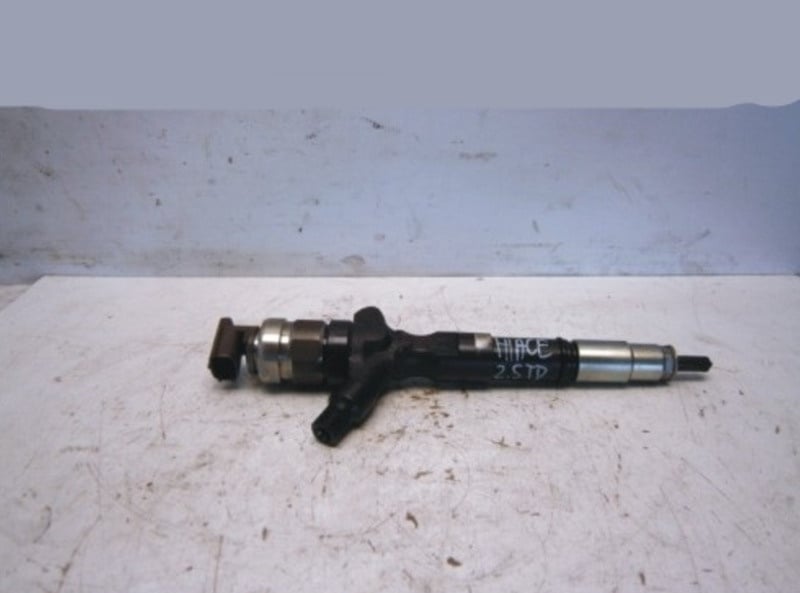 Tryska Toyota Hilux VII Hiace 2.5 D-4D 2367030310 2367030250