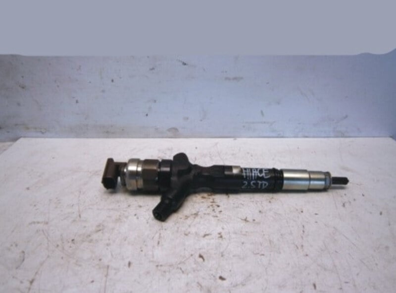 Tryska Toyota Hilux VII Hiace 2.5 D-4D 2367030310 2367030250