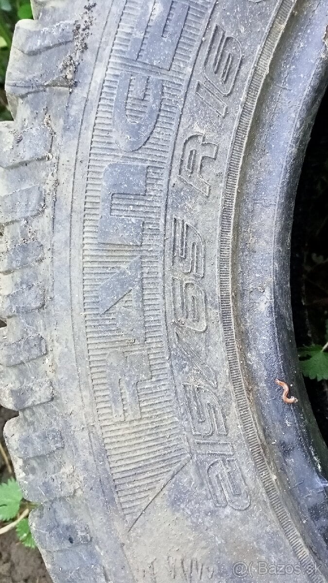 Pneu 215/65R16