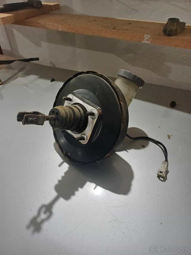 Brzdovy valček suzuki jimny