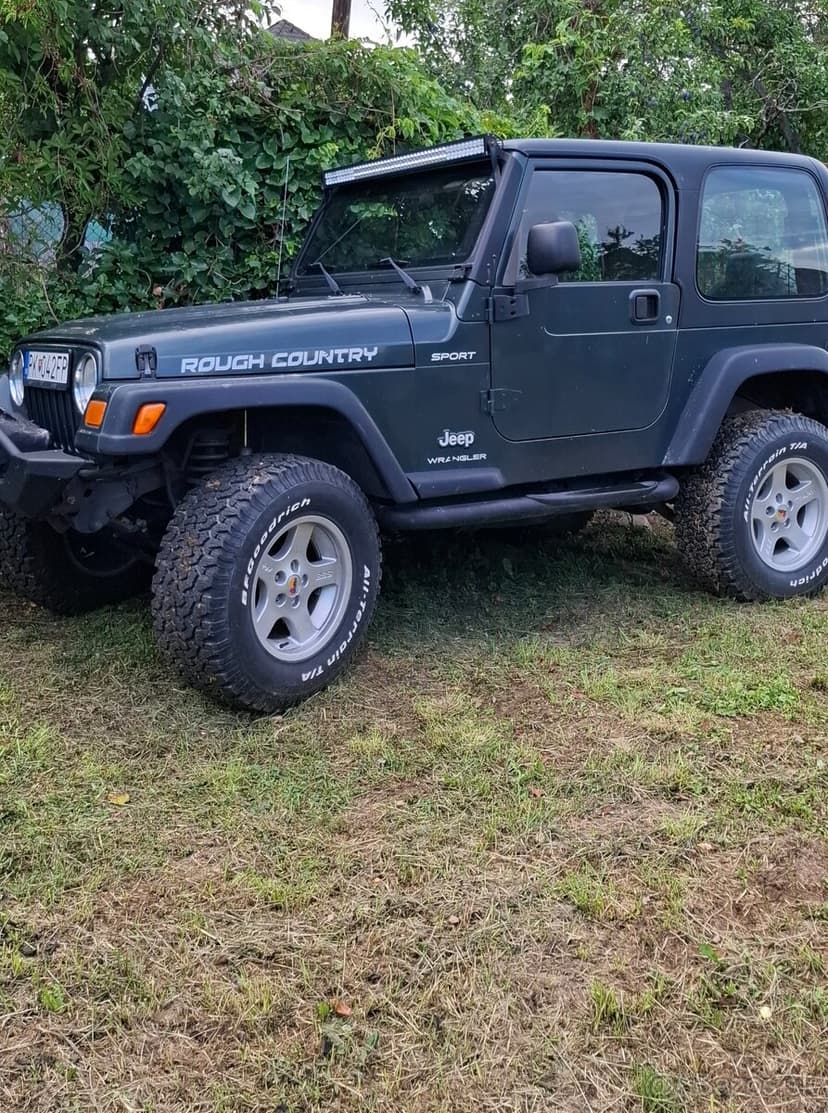 Predám Jeep Wrangler 4L automat.