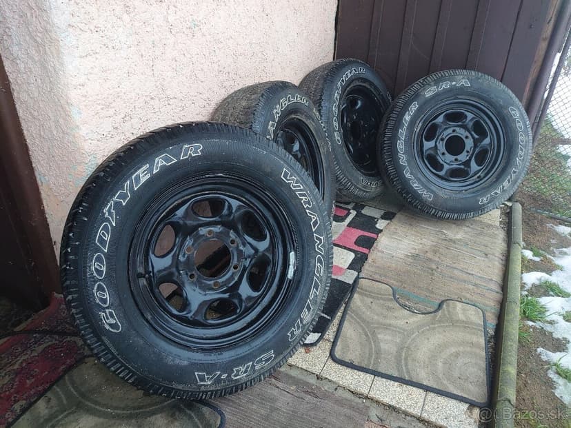 Predám pneu + disky Goodyear Wrangler SR-A 235/70 R16