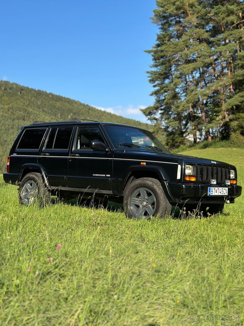 Predám Jeep Cherokee XJ LIMITED 4.0l benzín