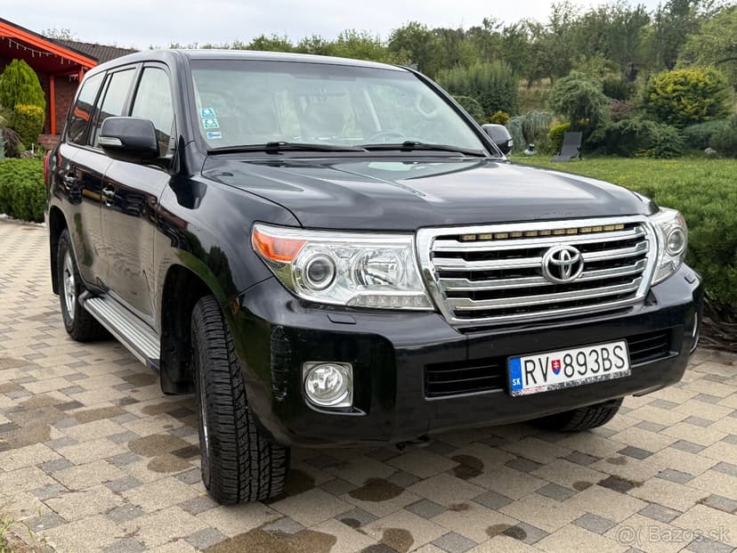 Toyota Land Cruiser V8 200