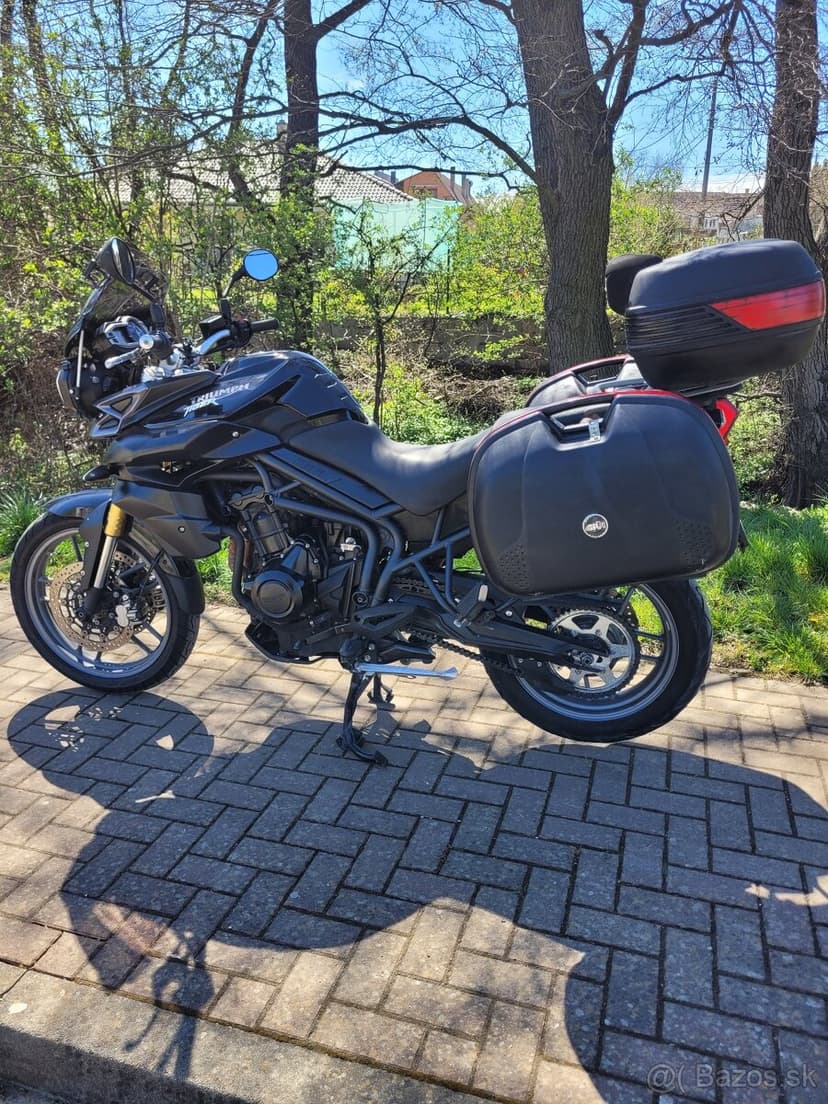 Triumph Tiger 800 XC cestovný paket, ABS