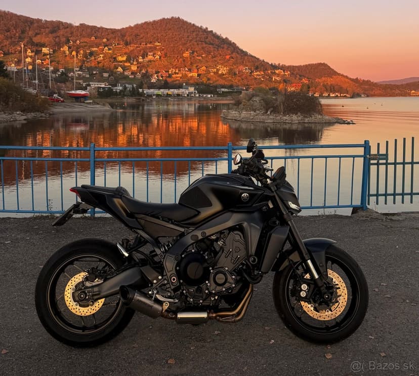 REZERVOVANÁ YAMAHA MT09 4.GEN, prvý majiteľ, 7900km