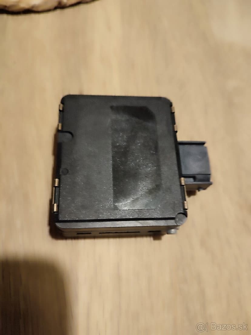 Predam snimač radar Range Rover Velar