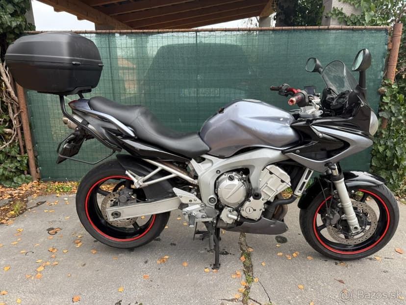 Yamaha FZS 600 (Fazer 600)