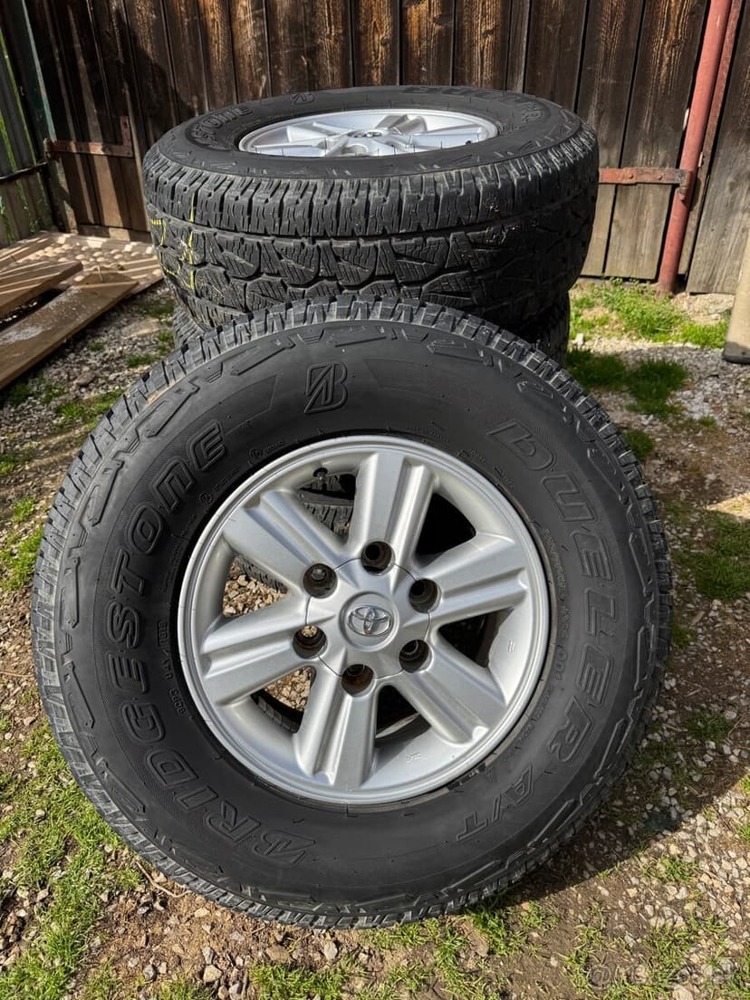 Toyota 6x139,7 R15 s pneu 255/70 BRIDGESTONE DUELER winter