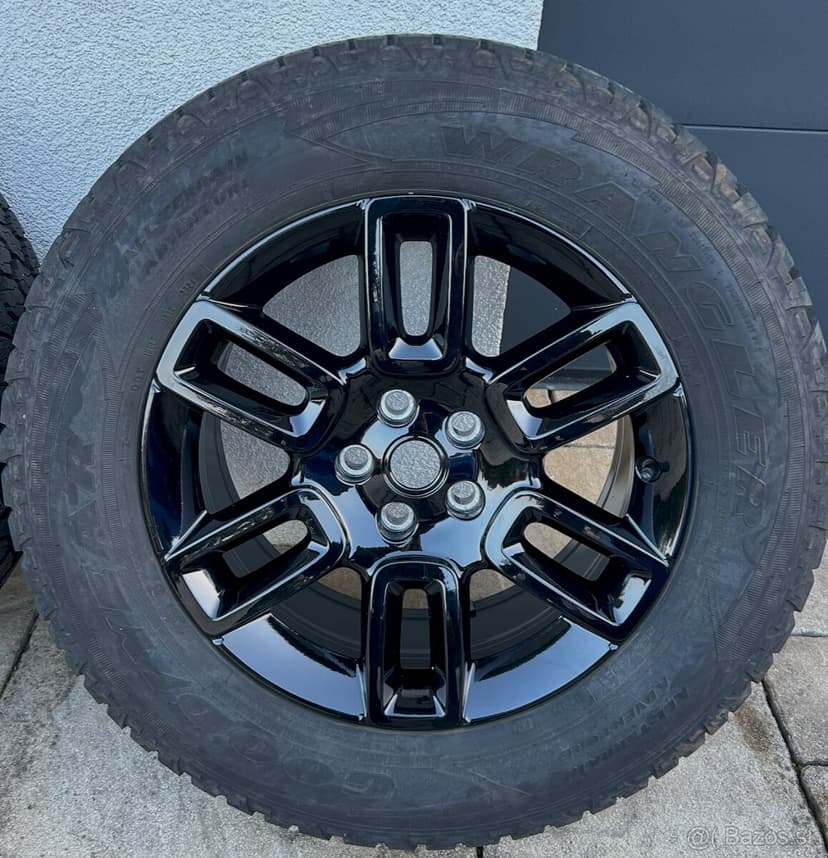 19" disky s pneumatikami Land Rover Defender