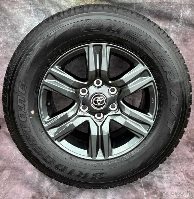 Zánovní alu Toyota Hilux 265/65R17 112S 99% VZORKU
