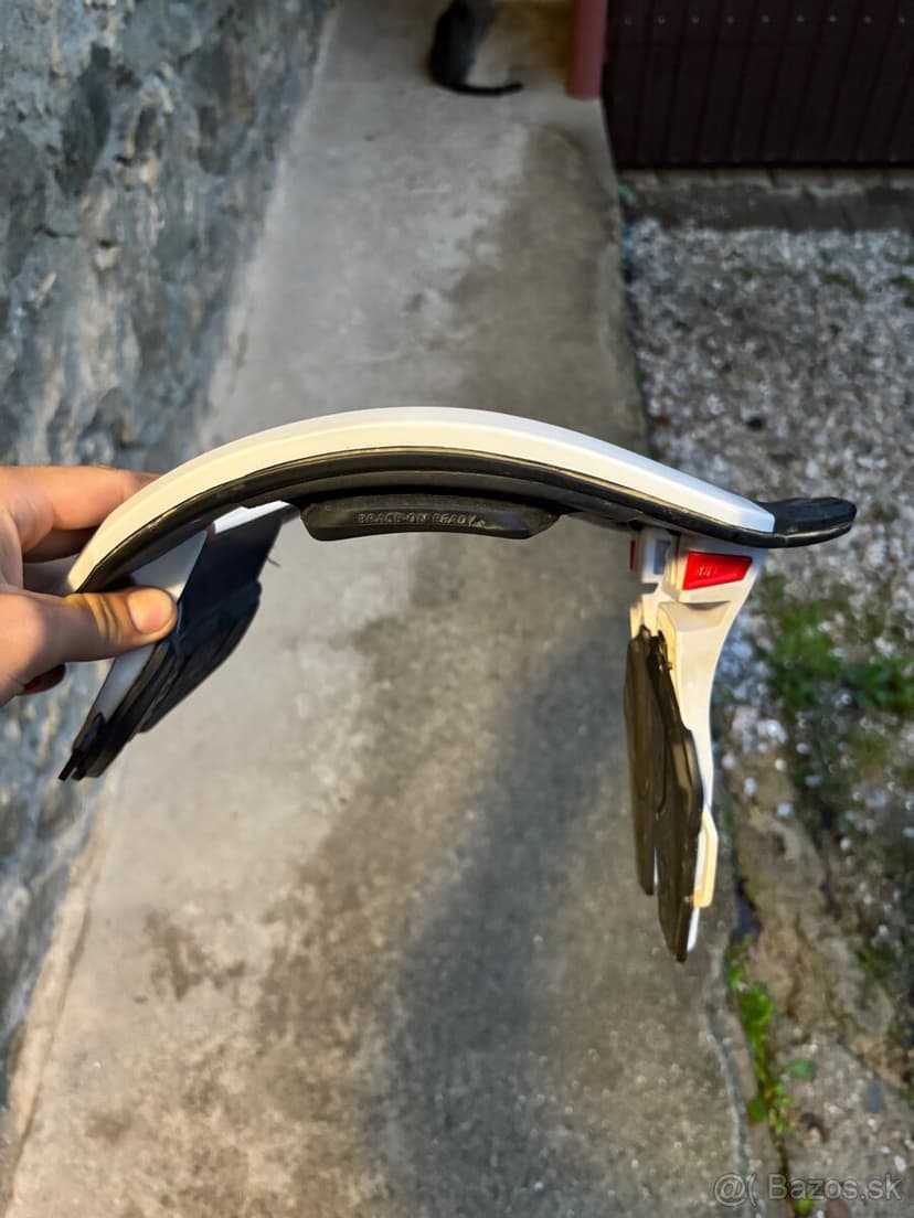 Chránič krku Leatt