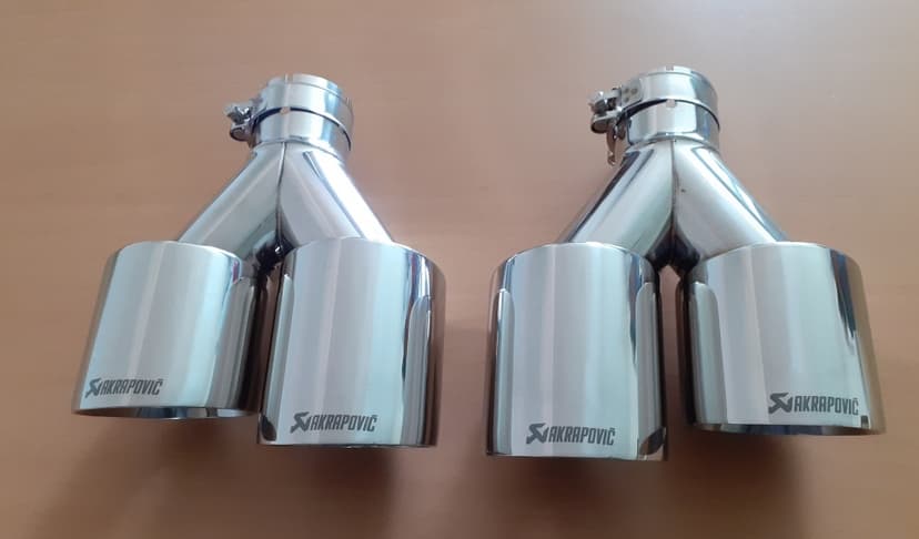 Nerezová univerzálna leštená koncovka výfuku Logo Akrapovič