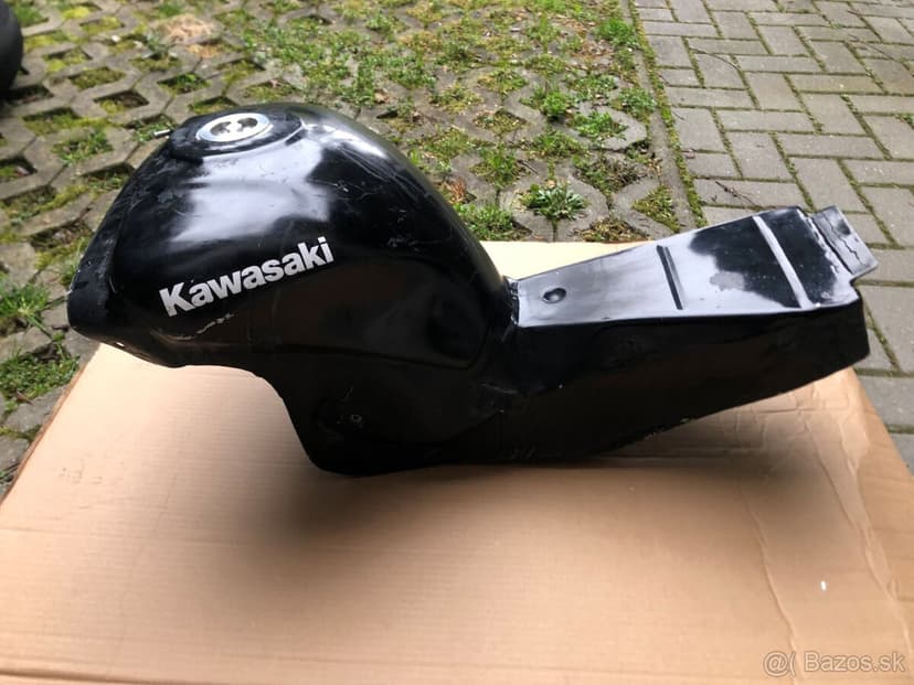 Kawasaki ZX10 R nádrž SBK