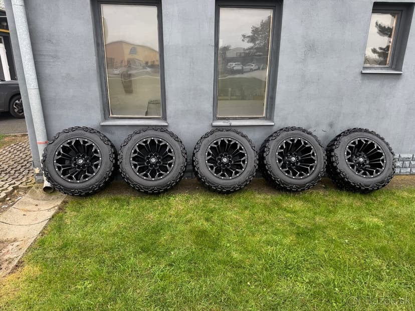 Pneu Nitto na diskoch Fuel 35 x 12.5 R20