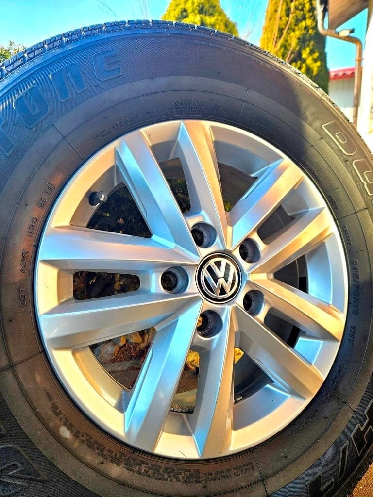 Alu R16 5x120 orig. VW AMAROK + letné 245/70 R16