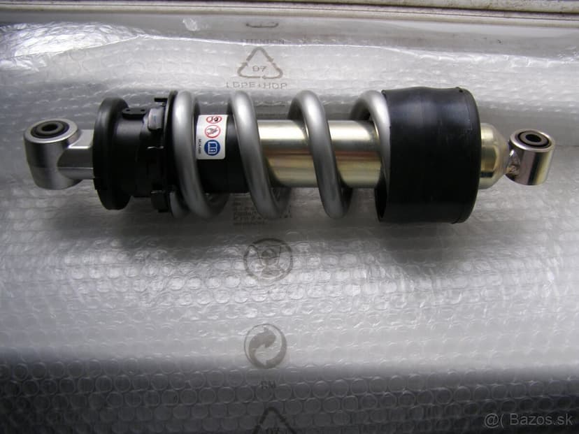 Zadný tlmič Honda CBF600