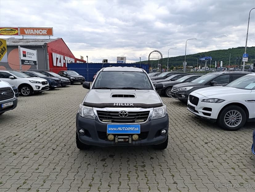 Toyota Hilux DC 2.5 I D-4D Terra