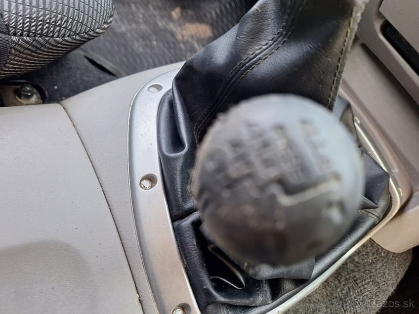 MITSUBISHI L200 4X4 NOVÁ STK EK 2027 KLÍMA ŤAŽNÉ