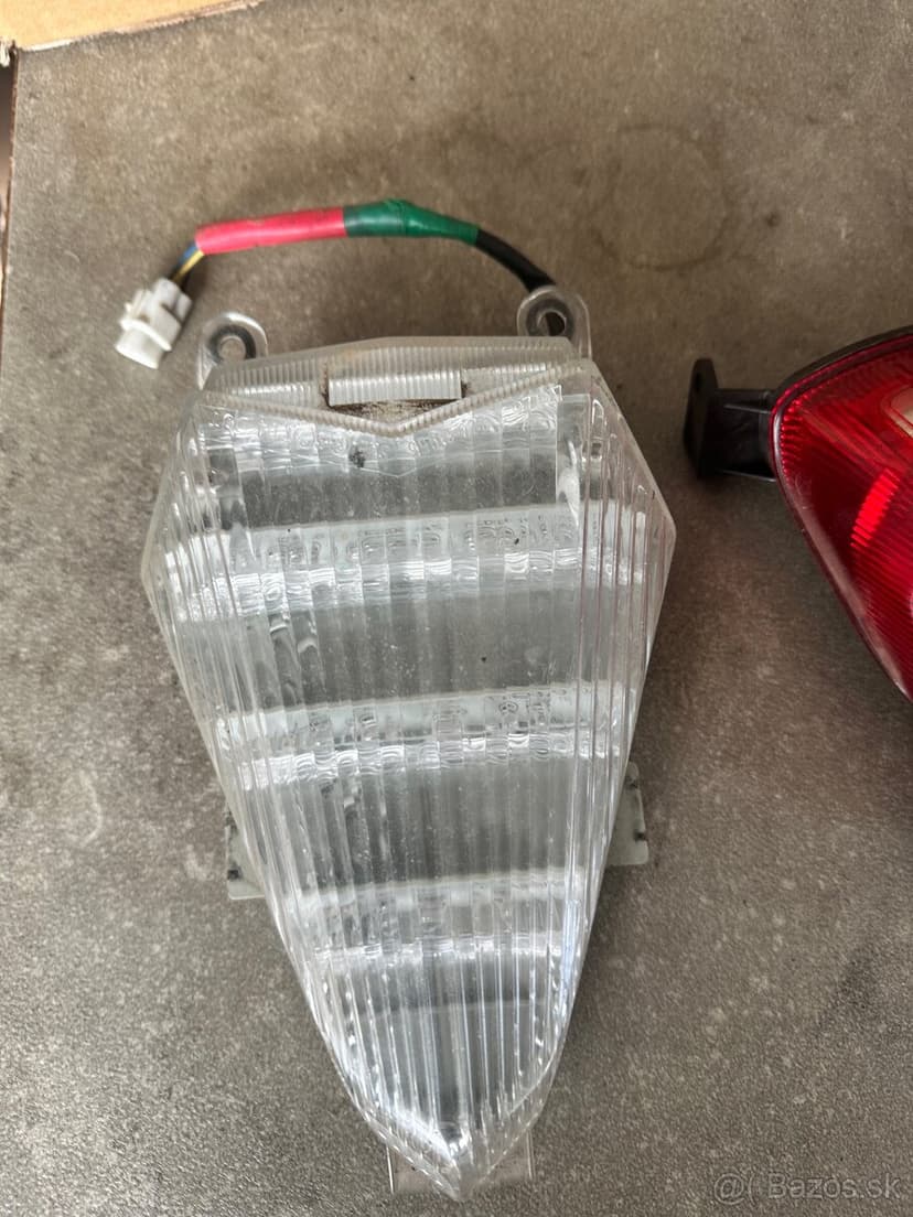 Zadne svetlo GSX-R 600 / R6