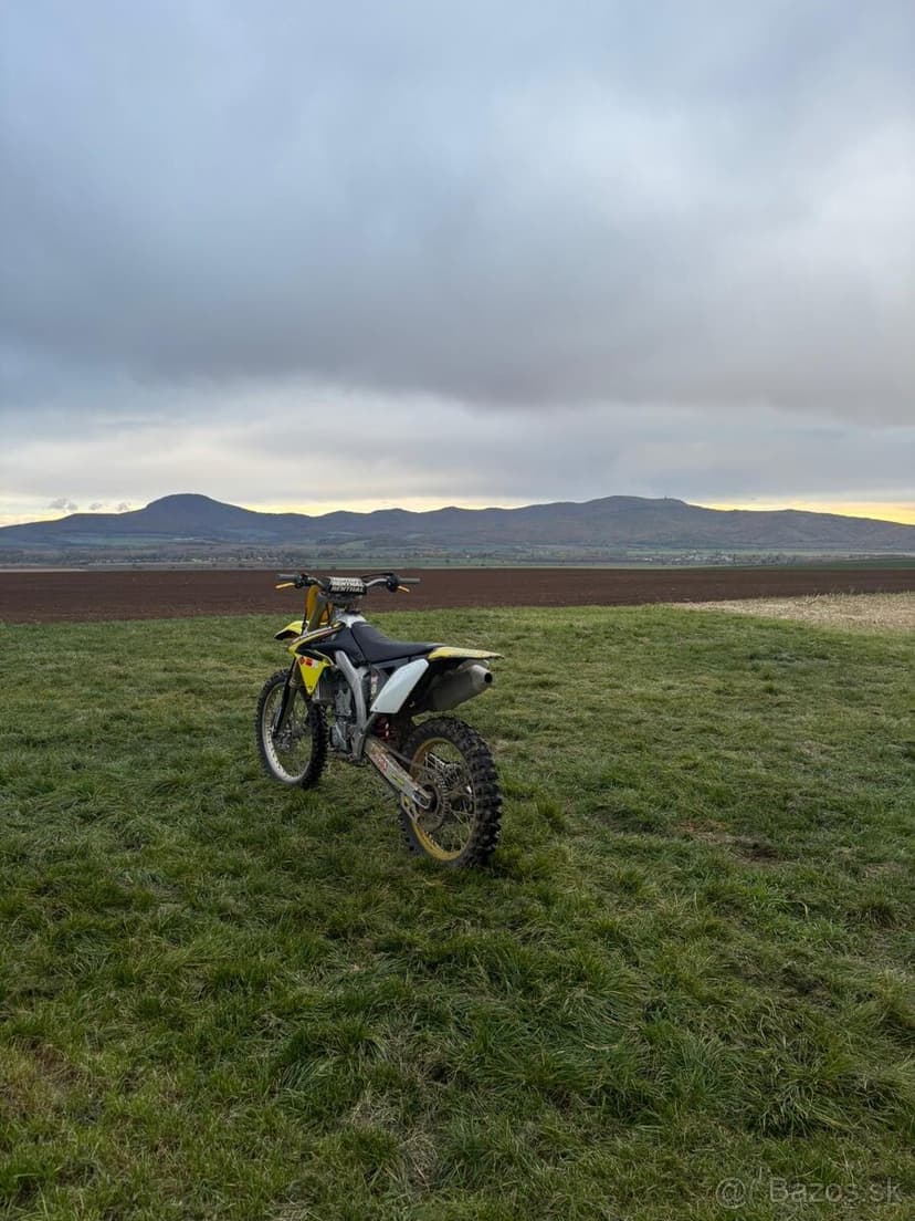 Suzuki RM-Z 250 2015