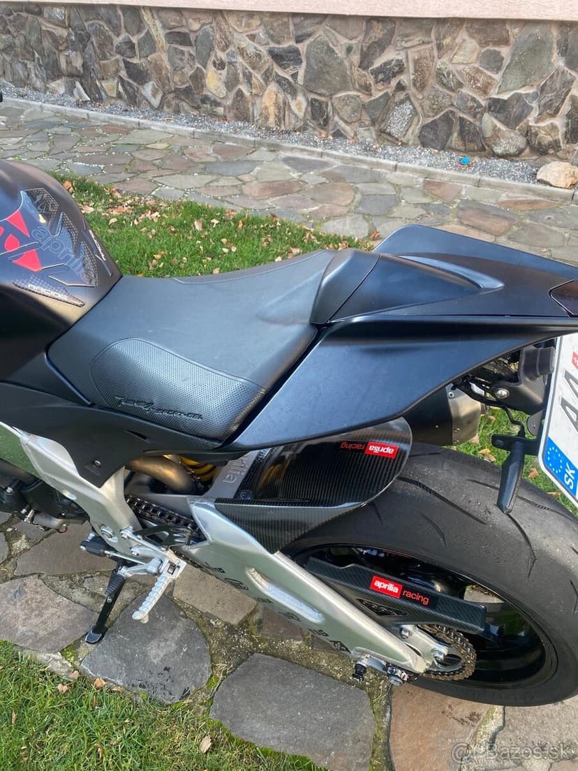 APRILIA TUONO V4 RSV4
