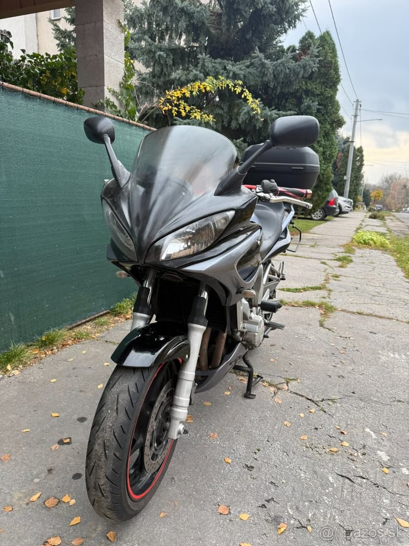 Yamaha FZS 600 (Fazer 600)