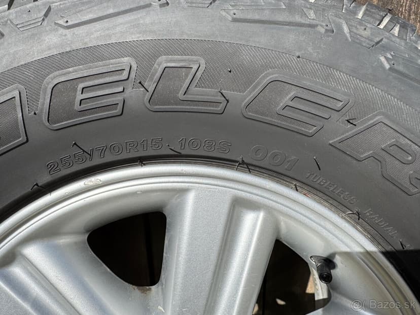 Toyota 6x139,7 R15 s pneu 255/70 BRIDGESTONE DUELER winter