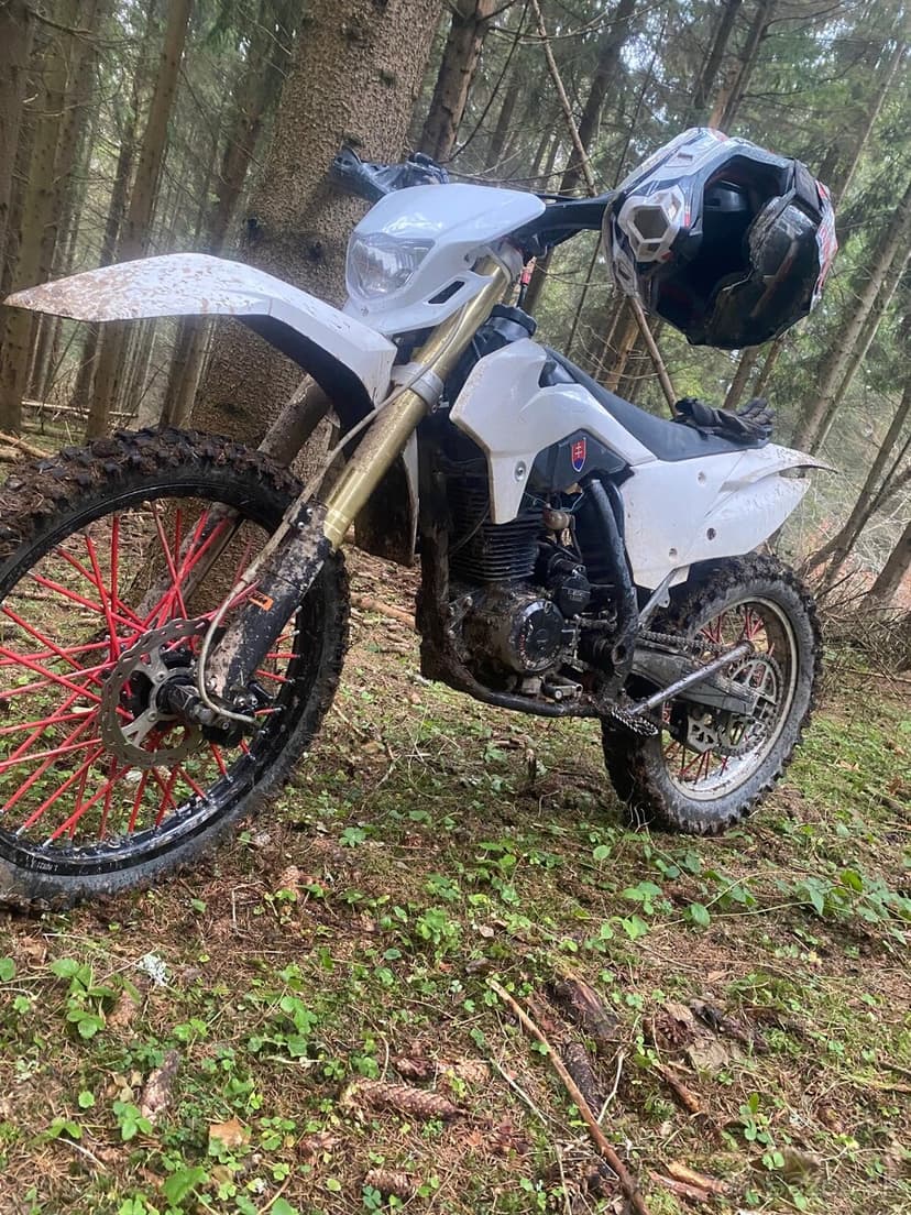 Predám enduro / dirt bike