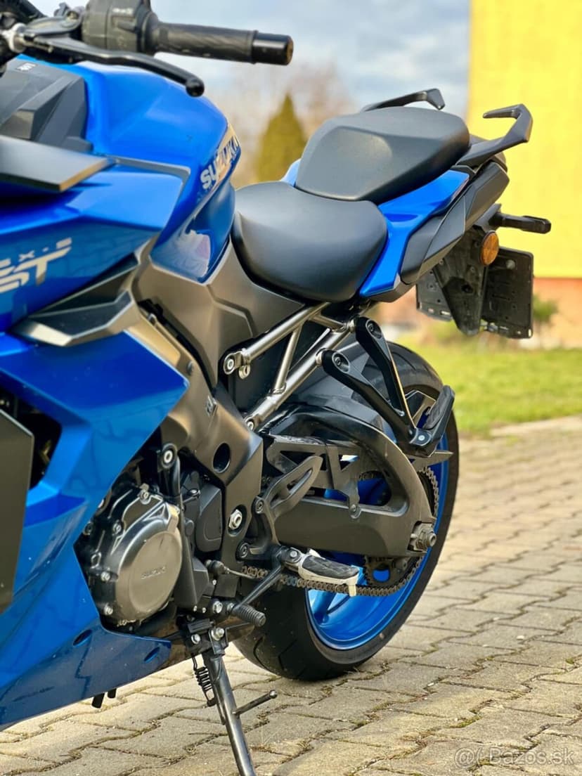 Predam Suzuki GSXS - 1000 GT
