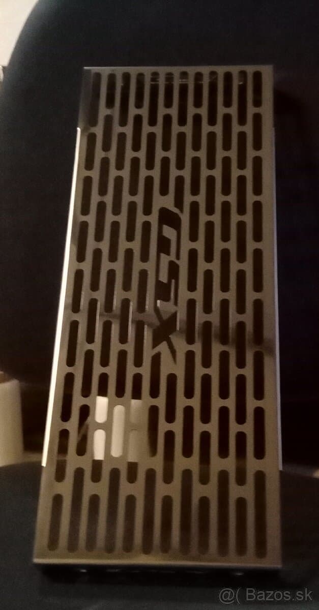 Kryt chladiče cestovné