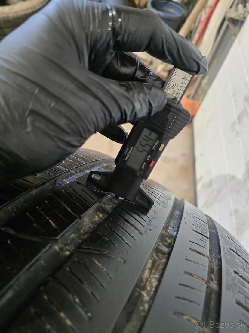 Celoročné Pneu Pirelli Scorpion 275/40 R22