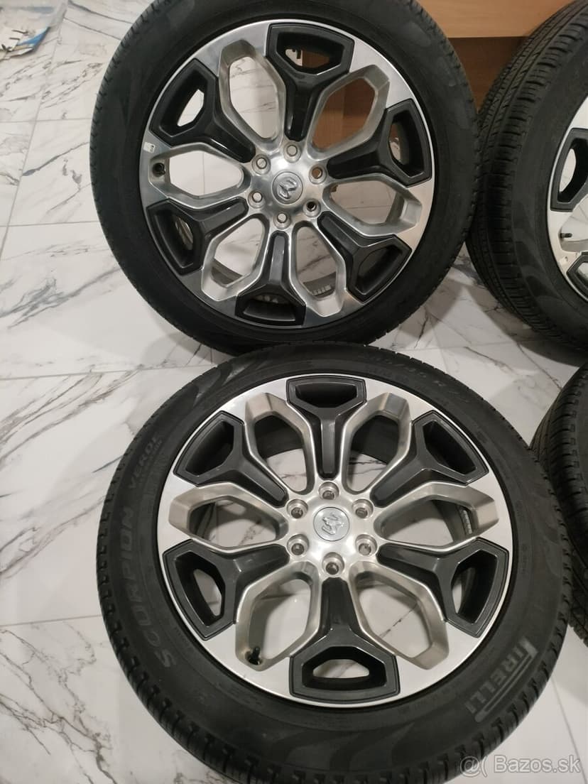 Celoročné Orig. DODGE 6x139,7 r22 zanovne 285/45 r22