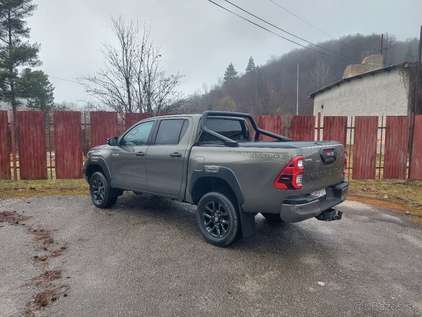 Toyota Hilux 2.8 D-4D Invincible 4x4 A/T, odpočet DPH