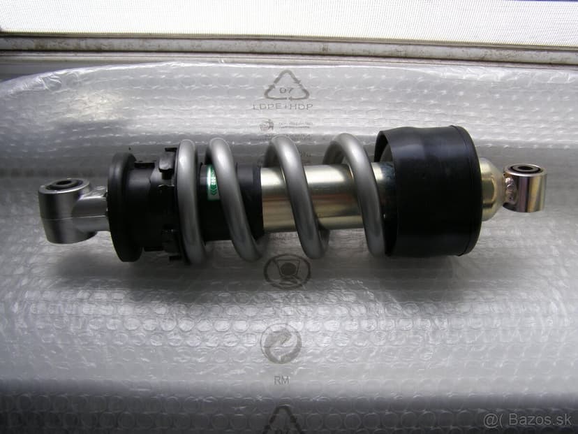 Zadný tlmič Honda CBF600