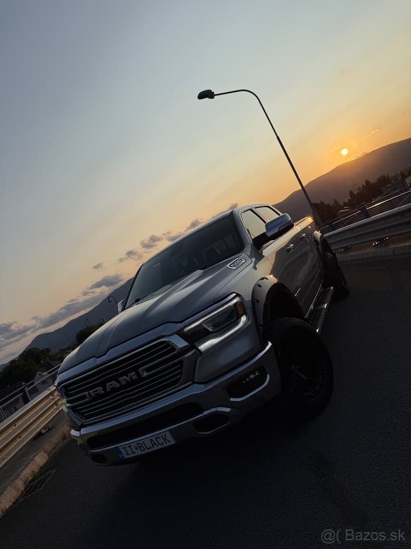 Dodge RAM 1500 Laramie