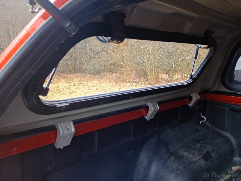 Toyota hilux hardtop