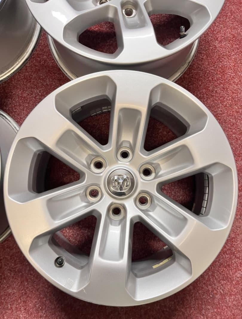 6x139.7 R18 Orig. Alu Dodge Ram 1500 5.Generace