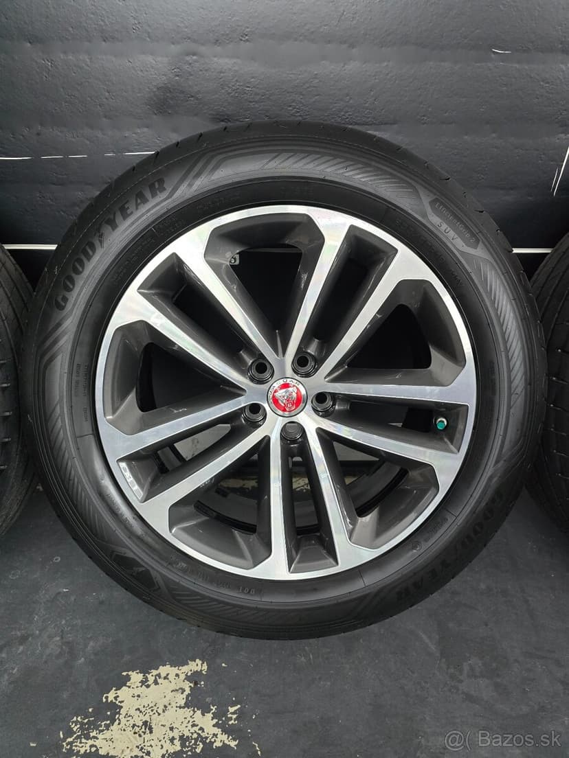 Letná sada Jaguar F-Pace 255/55 R19 Goodyear DOT1124 8mm