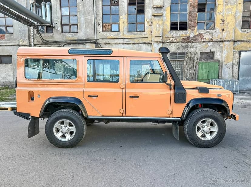 Land Rover Defender 110 2.4 SW SE