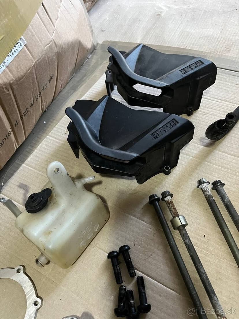 Yamaha R1 2004–2006 – nepoužité aj poškodené diely