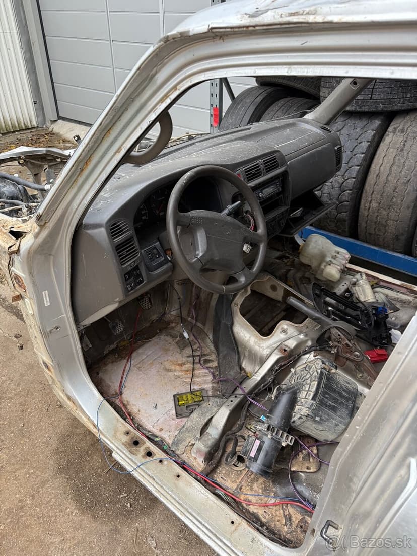 Predám karosériu Nissan Patrol y61