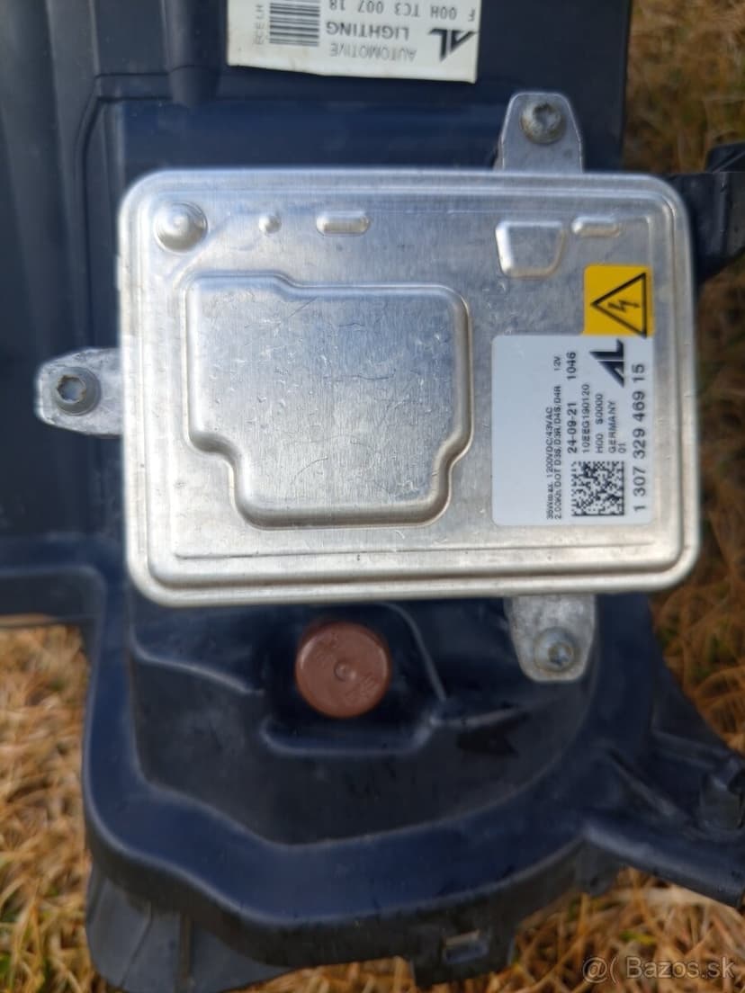 Svetlomet Jeep Cherokee KL