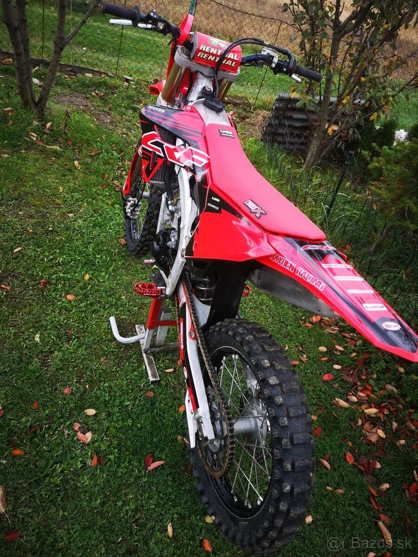 Honda CRF 250R, 2024, se startérem.