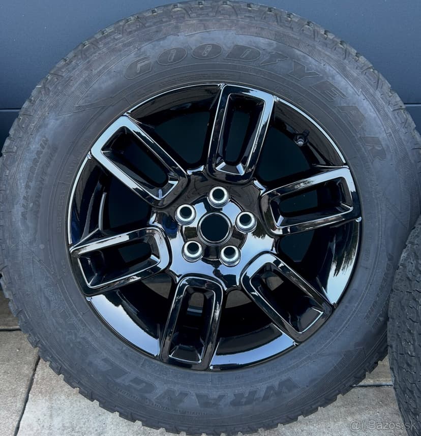 19" disky s pneumatikami Land Rover Defender