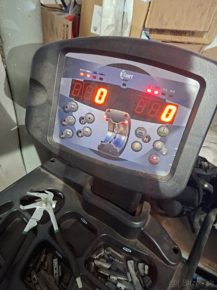 Vyzúvačka, vyvažovačka ,pomocné rameno EVERT