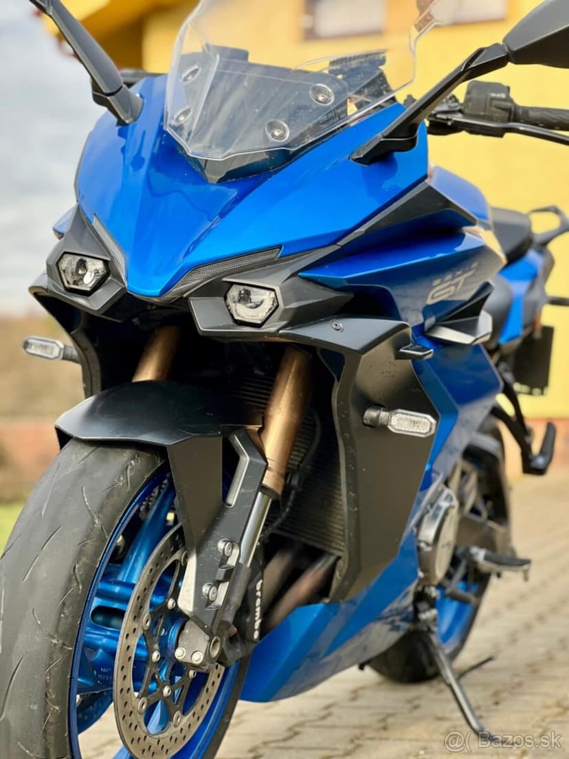 Predam Suzuki GSXS - 1000 GT